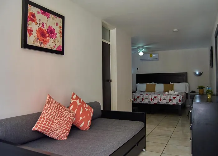 Hotel Del Alba Inn & Suites