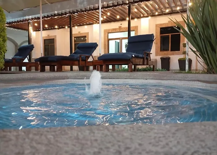 Hotel Del Alba Inn & Suites