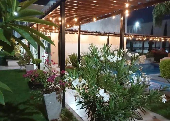 Hotel Del Alba Inn & Suites